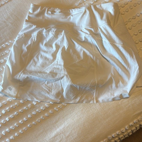 Barely worn Athleta run with it skort size small (14” long) - Picture 2 of 4